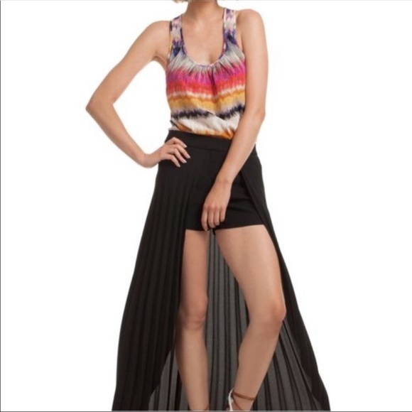 Trina Turk size 12 Korte dressy shorts with pleated semi sheer train - Picture 4 of 4